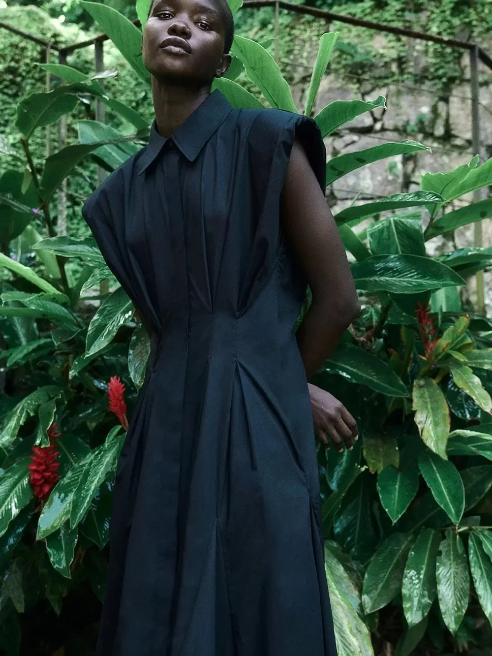 H&M Black Poplin Cotton Maxi Shirt Dress with Structured Shoulders - Picture 3 of 10